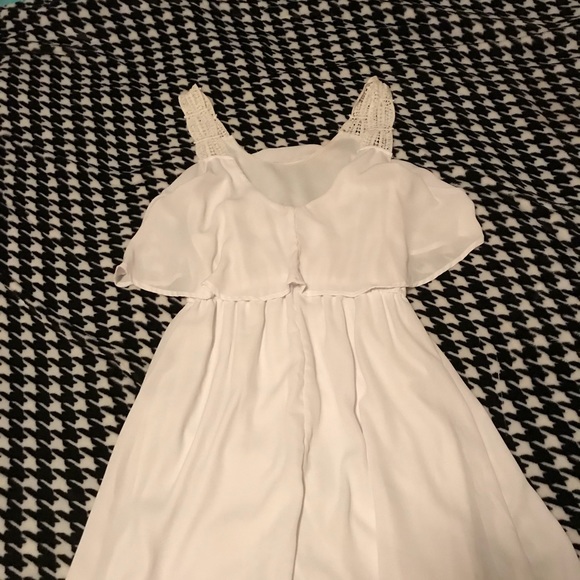 💛WHITE DRESS🔥 - Picture 2 of 3